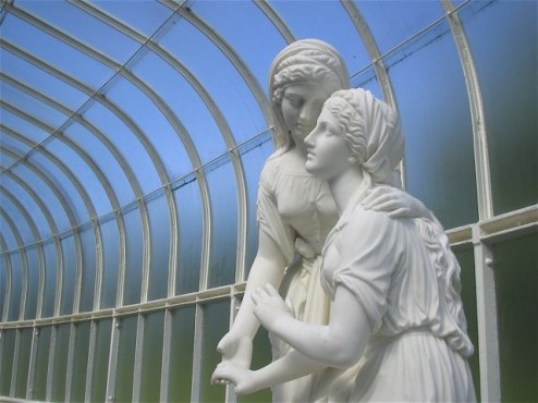 Botanic Gardens statues in Glasgow