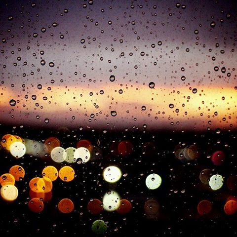  A much-needed summer storm after one of the hottest and driest summers I can remember. My attempt at a gorgeous sunset photo is undone by the bubble-wrapped window, but I ain't even mad.#toronto #the6ix #rain #yyz #torontophotography #raindrops #sunset #rainydays #sunsets #sunsetporn #bokeh #igerstoronto #igers #photos #photograph #etsyseller #torontoartist #torontoart #instagood #instagram #instagramers #insta #instago #instadaily #instapic #instaday #instaart #instasky